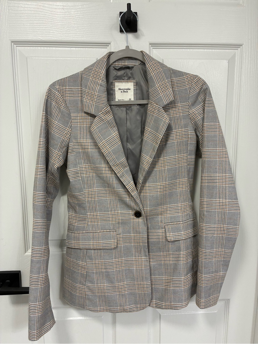 Abercrombie & Fitch Gray Plaid Single-Button Blazer with Cream Accent